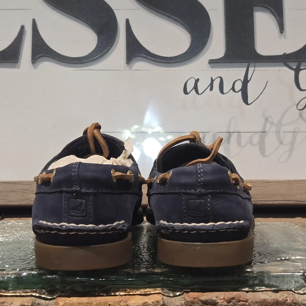 Sperry Blue and Tan Boat Wmn 5.5 - Picture 4 of 9
